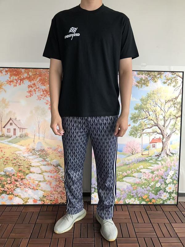 Undefeated T-shirt · 3