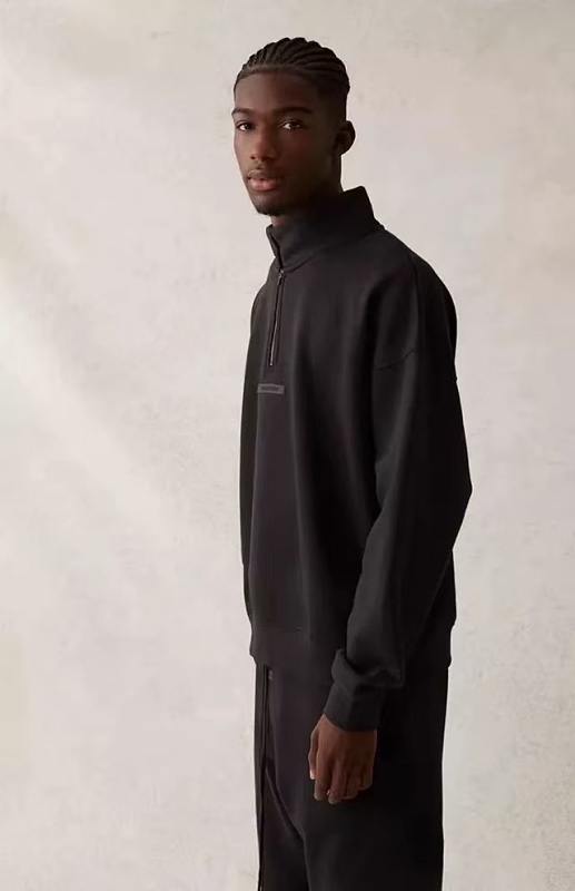 Essentials Sweater Fleece 4