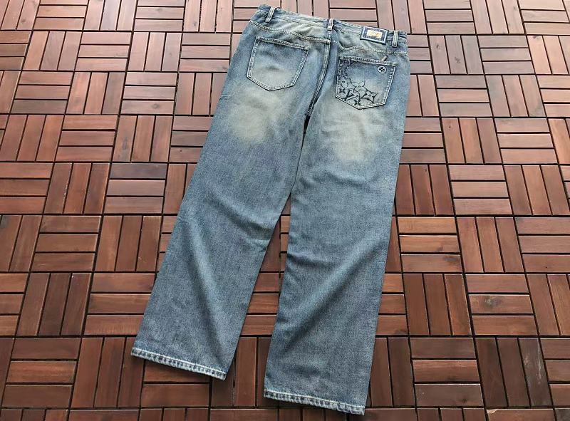 L Jeans · 4