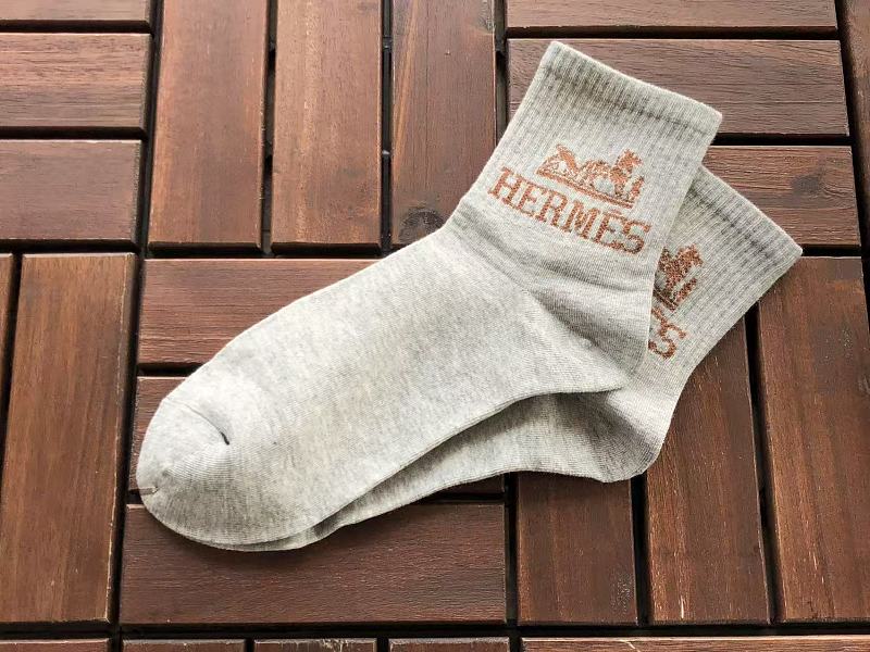 H R E Socks 10