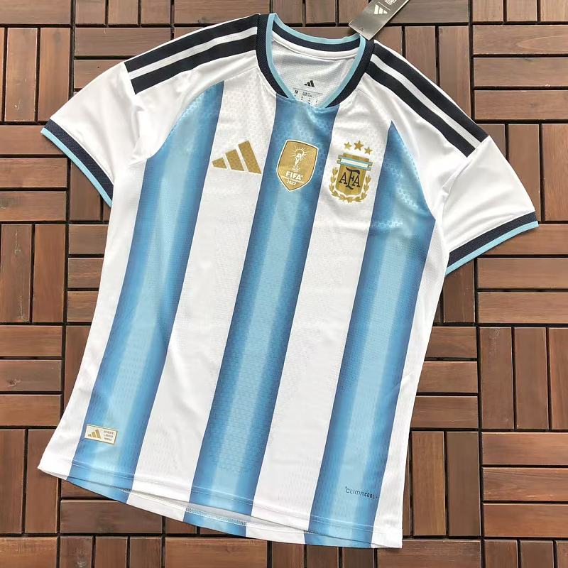 Football T-shirt · 4