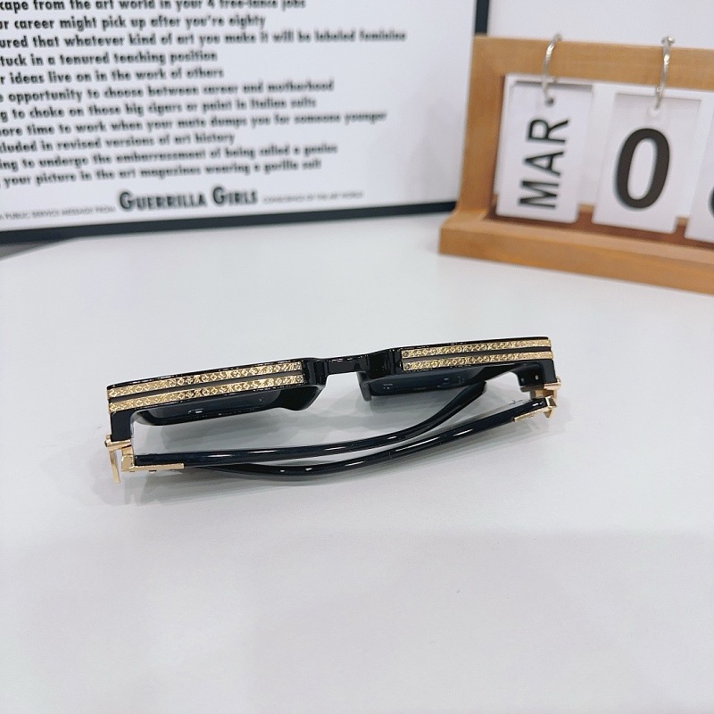 L Sunglasses 4