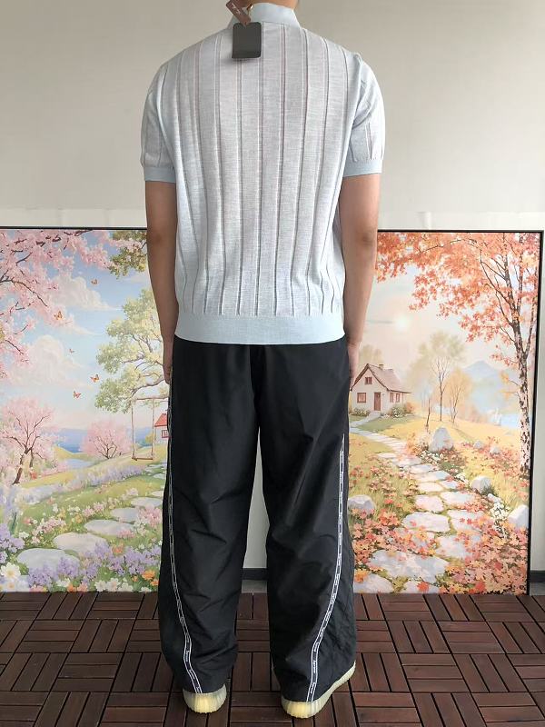 L O P A A T-shirt Sweater · 4