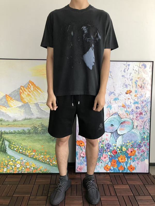 K T T-shirt · 3