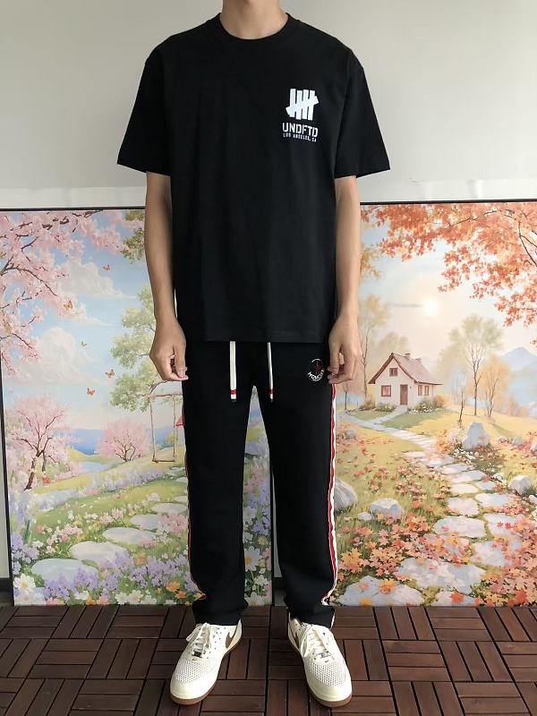 Undefeated T-shirt · 3