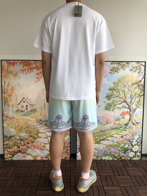 B L Ia A T-shirt · 4