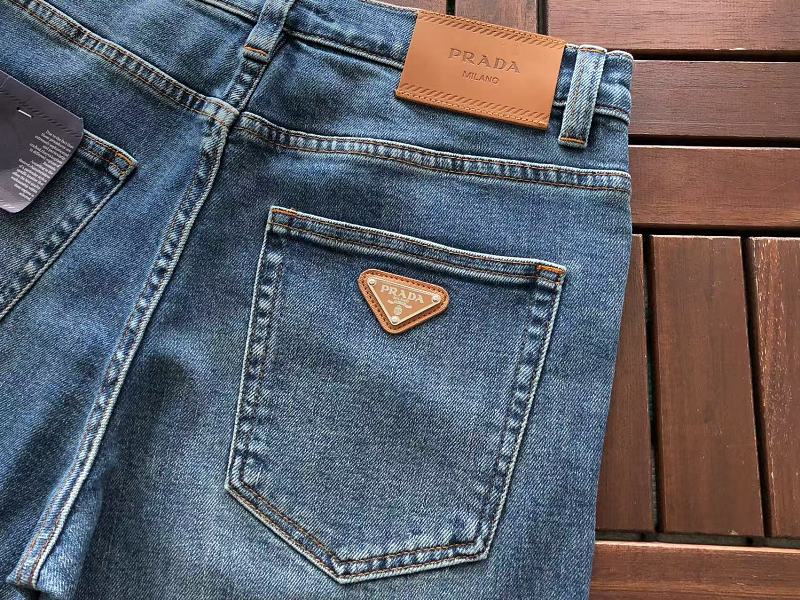 P A A Jeans · 6