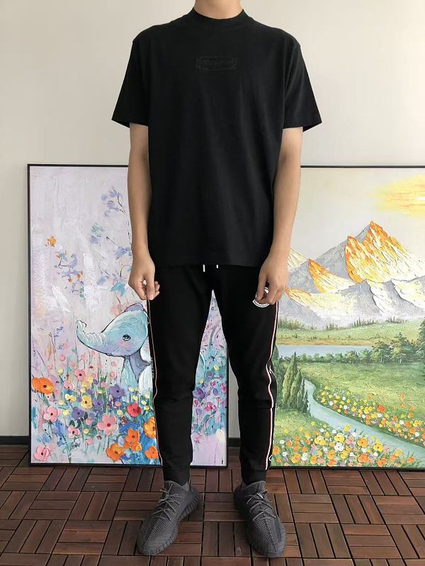 L T-shirt · 3