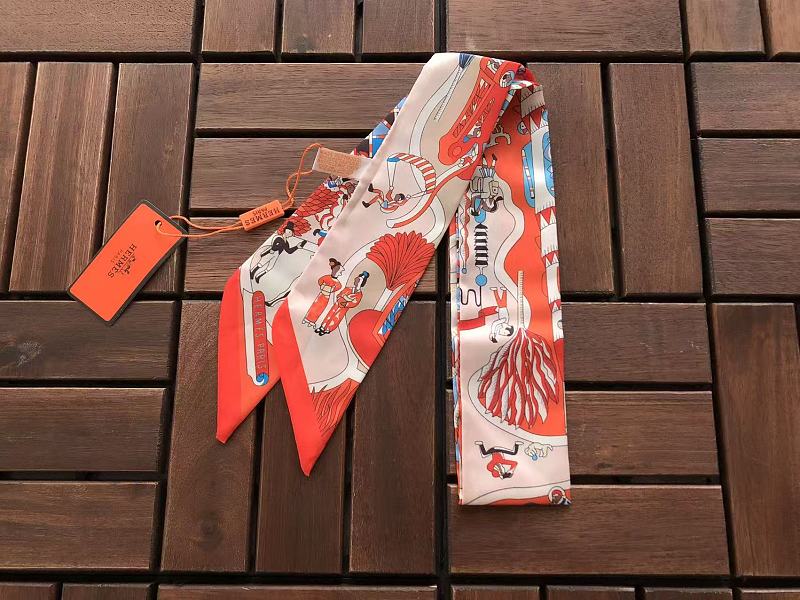 H R E Scarf 3