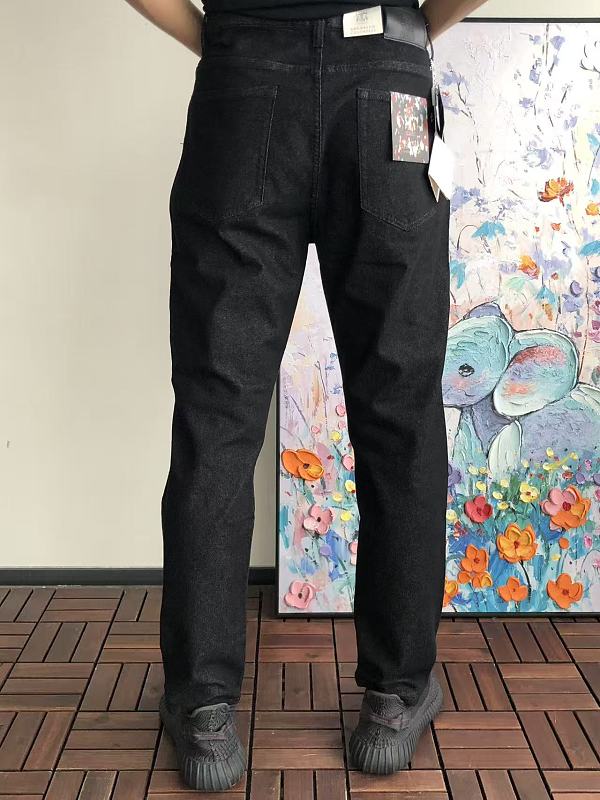 Br N L O C Ci L I Jeans · 4