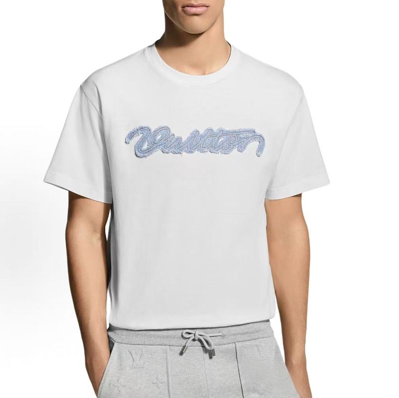 L T-shirt · 4