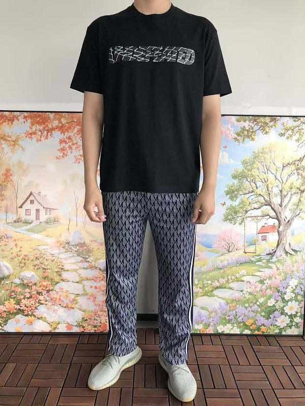Undefeated T-shirt · 3
