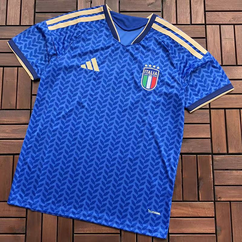 Football T-shirt · 4