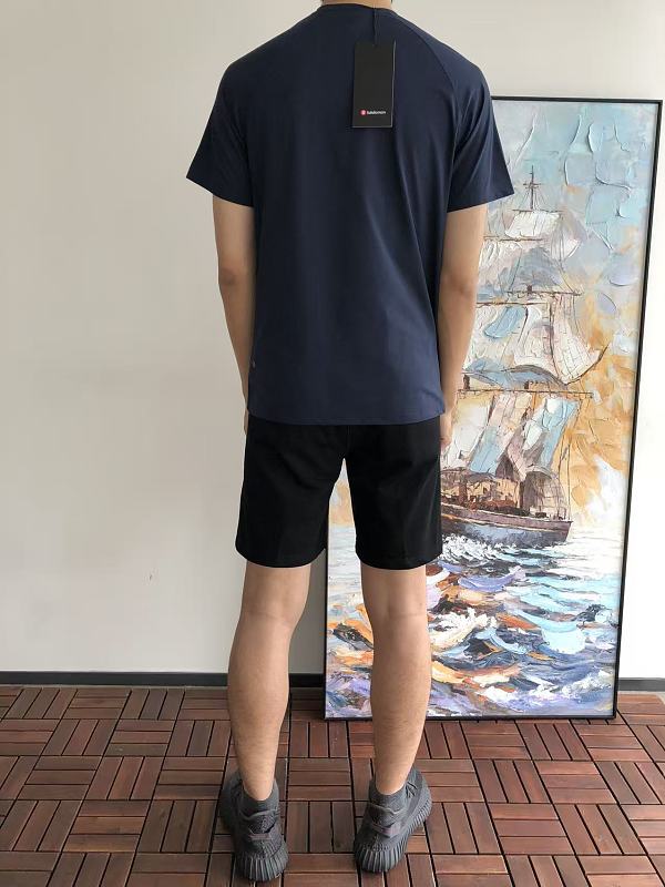 L Ul M N T-shirt · 5