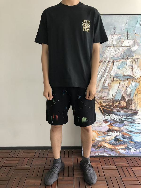 L E T-shirt · 4