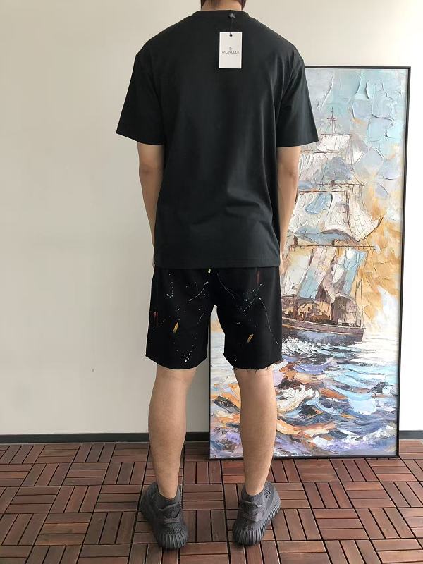 M R T-shirt · 5
