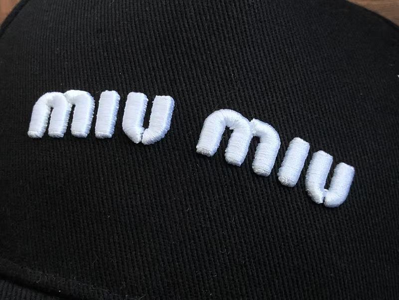 M U M U Cap · 4