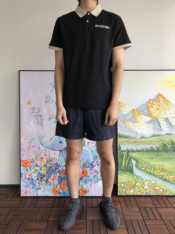 B L Ia A T-shirt · 4