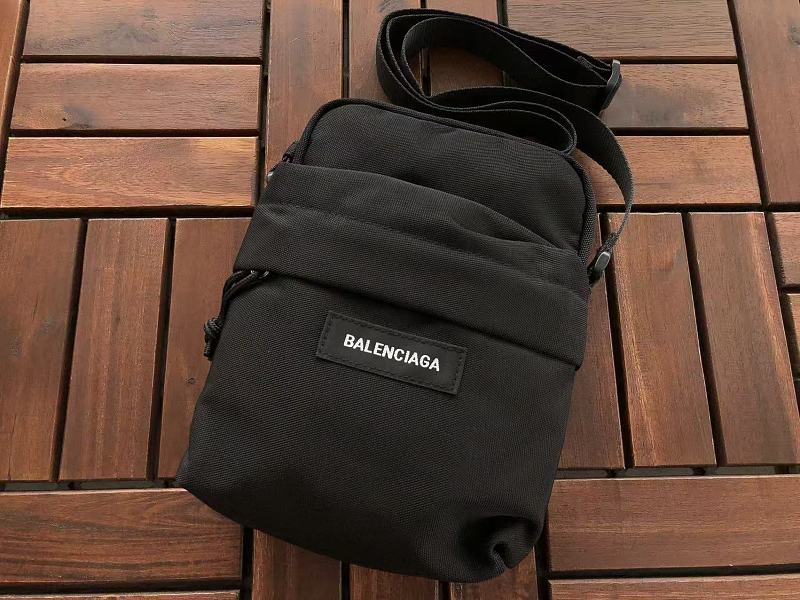 B L Ia A Bag 3