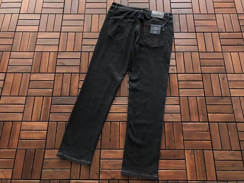 Fashion Jeans · 6