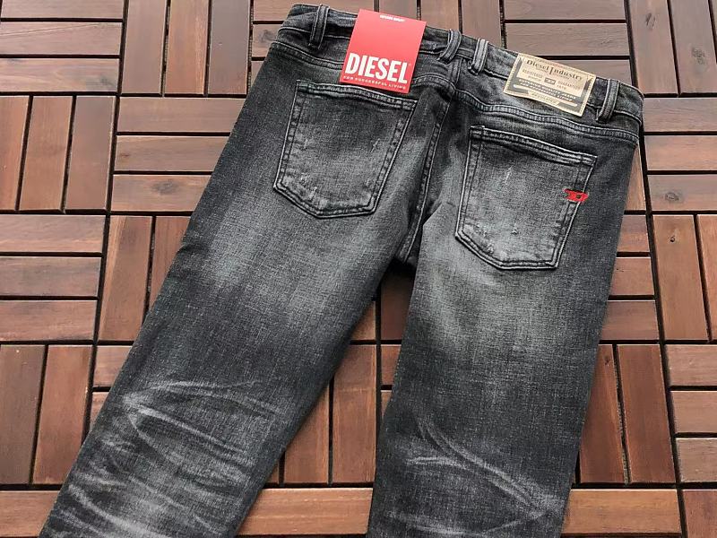 D E E Jeans · 5