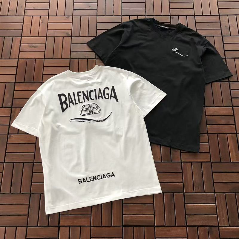 B L Ia A T-shirt · 5