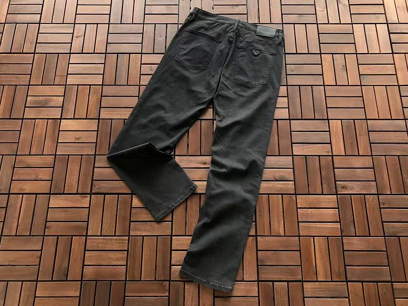E P R A M N Jeans · 4
