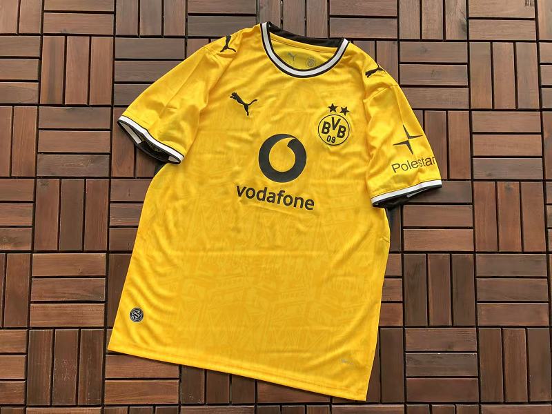 Football T-shirt · 5
