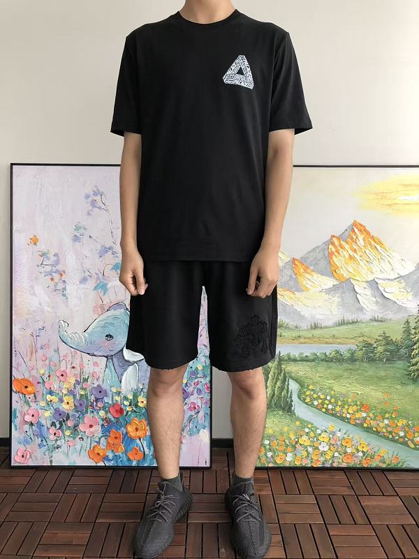 P La E T-shirt · 4