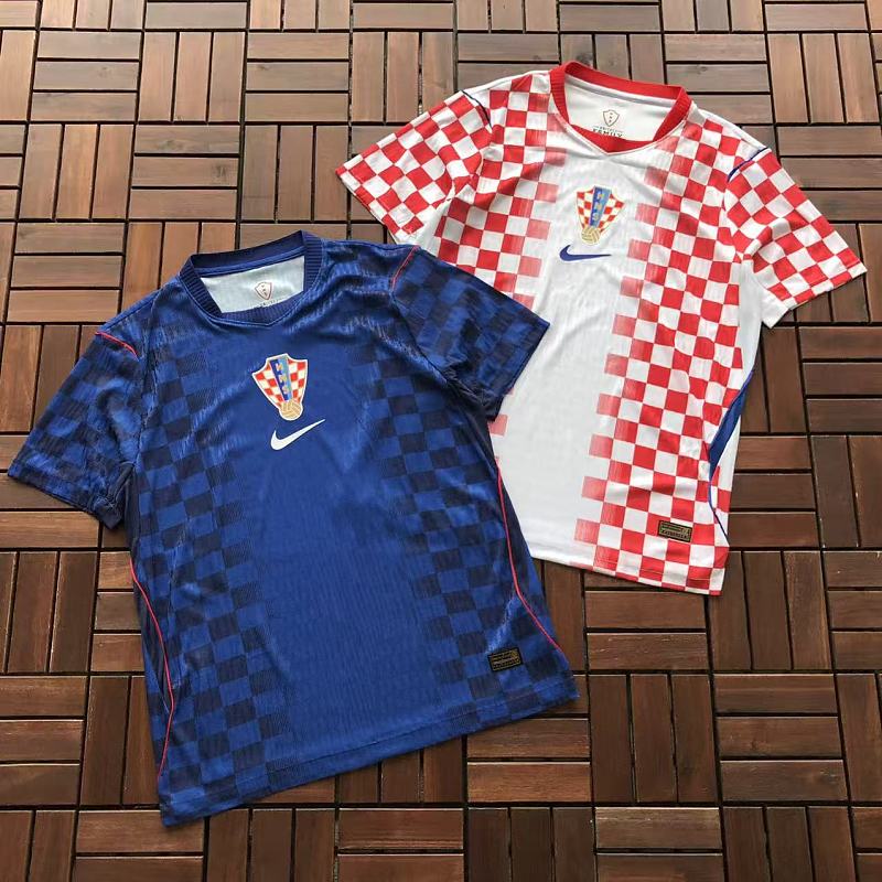 Football T-shirt · 4