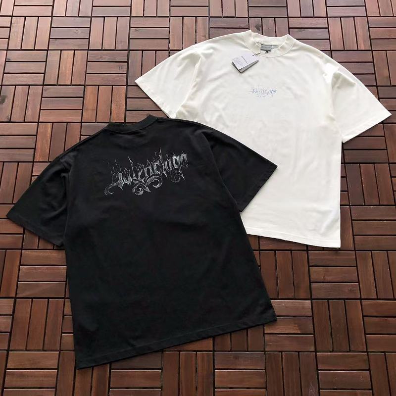 B L Ia A T-shirt · 5