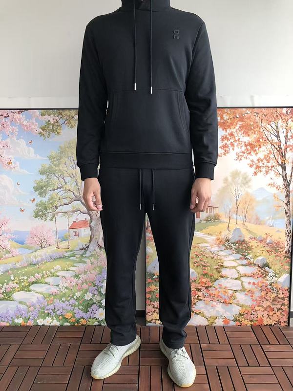 On Ru I G Hoodie · 4