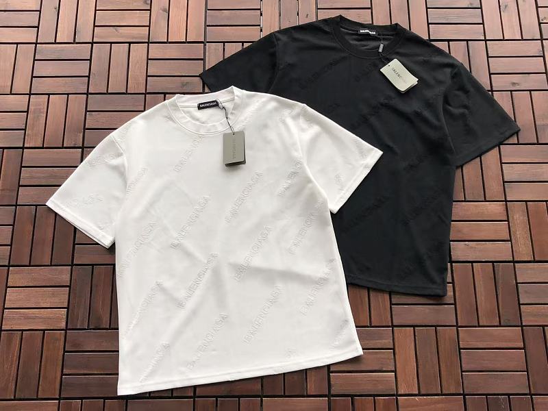 B L Ia A T-shirt · 6