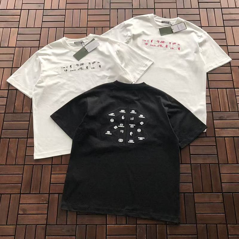 B L Ia A T-shirt · 5