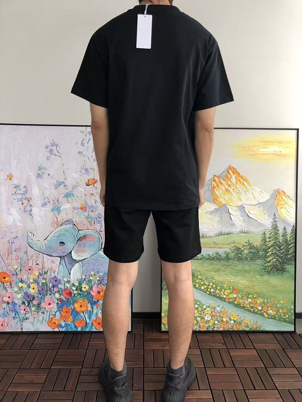 M Is N M R Ie A T-shirt · 4