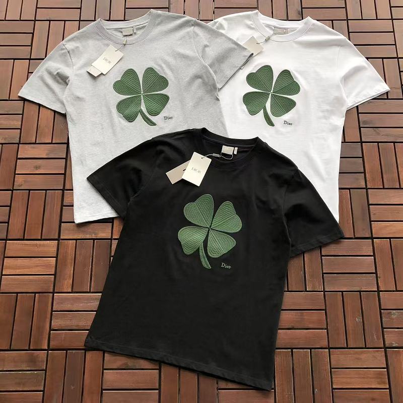 D O T-shirt · 5