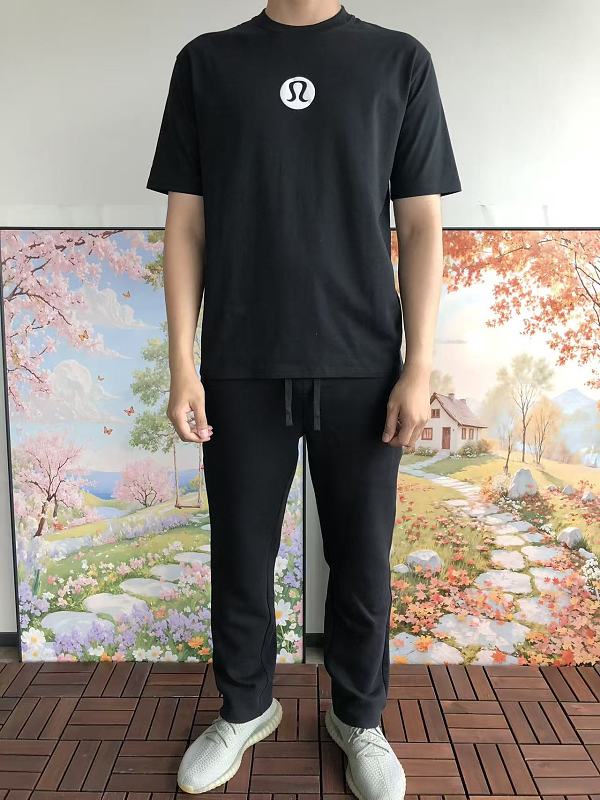 L Ul M N T-shirt · 3