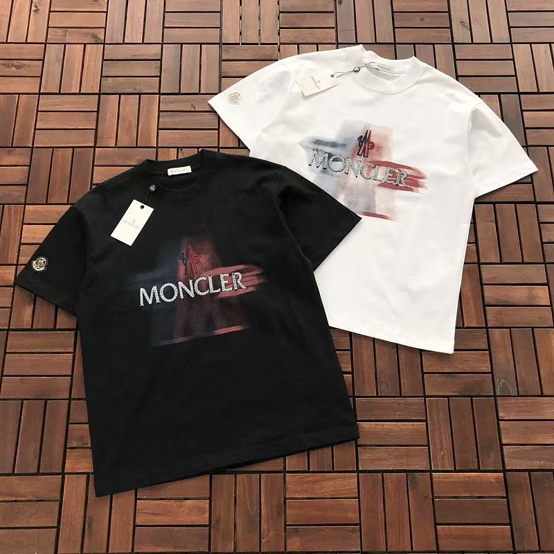 M R T-shirt · 5