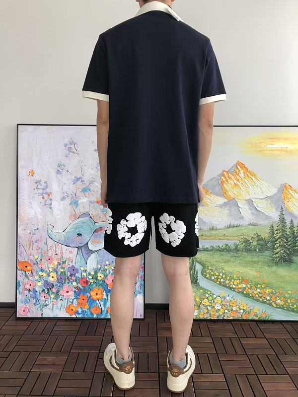 L E T-shirt · 4