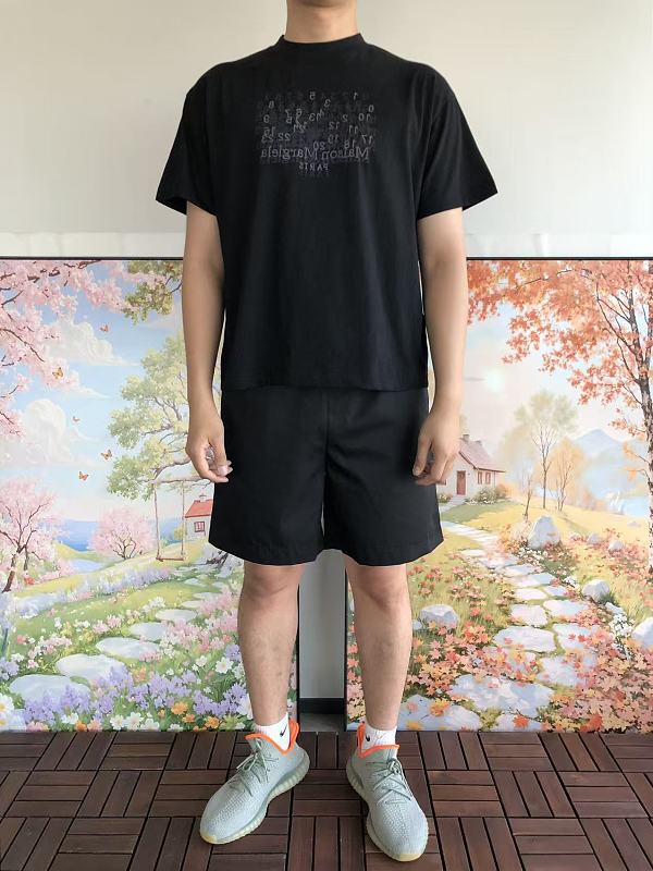 M Is N M R Ie A T-shirt · 3