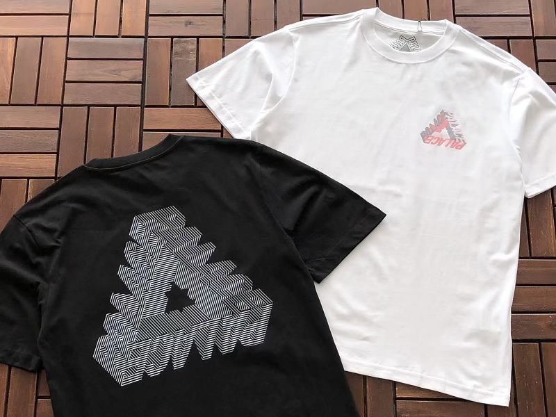 P La E T-shirt 7