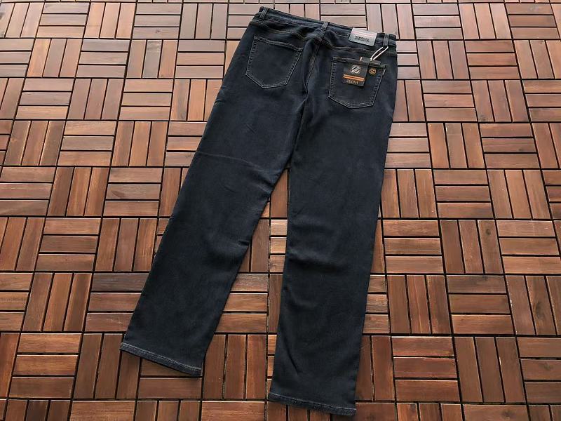 Z G A Jeans · 4