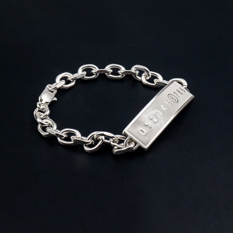 M Is N M R Ie A Jewelry · 3