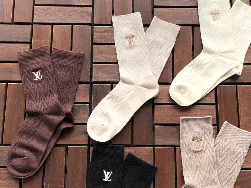 L Socks · 4