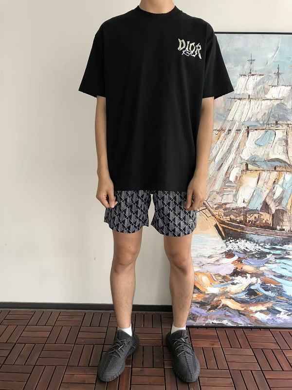 D O T-shirt 3