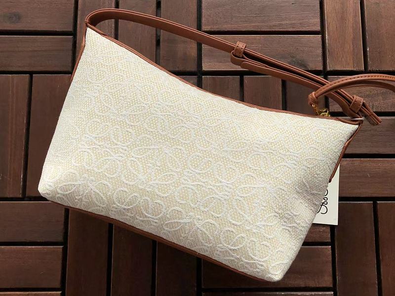 L E Bag 6