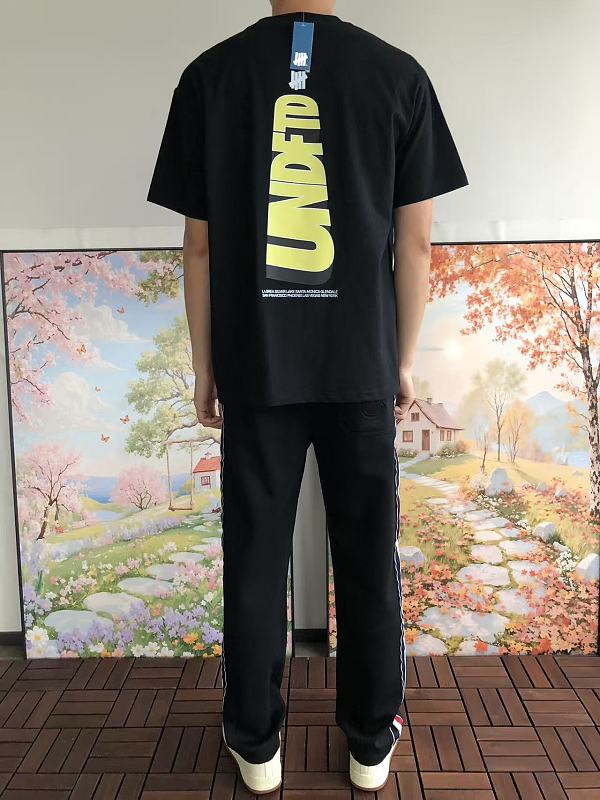 Undefeated T-shirt · 4