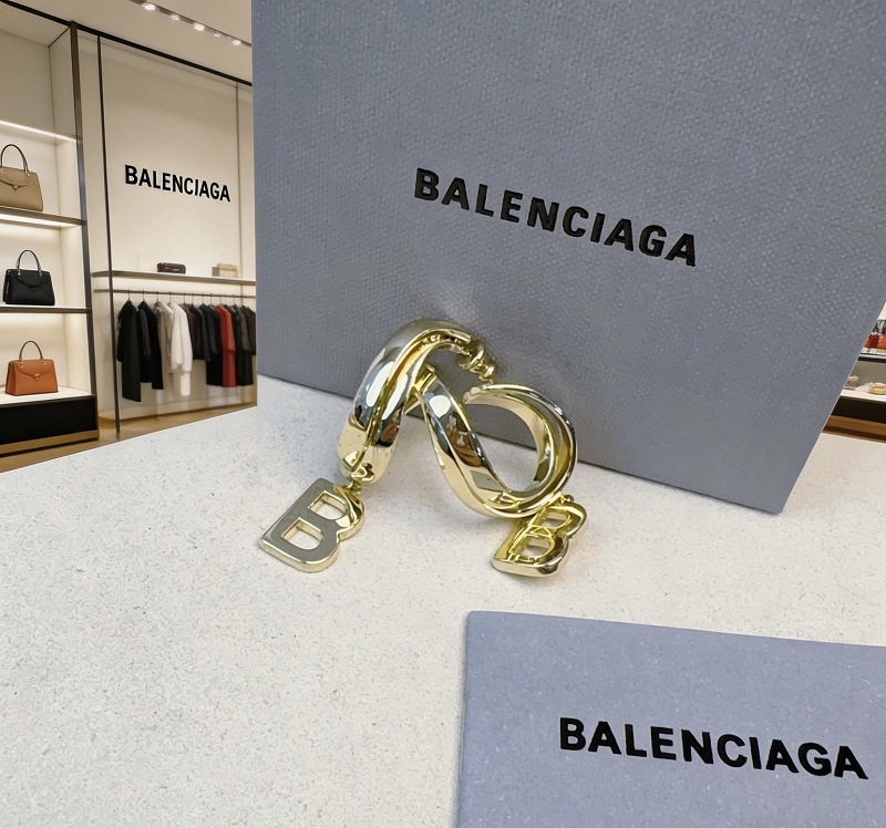 B L Ia A Jewelry · 4