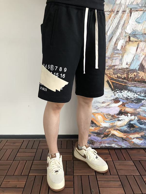 M Is N M R Ie A Shorts · 3
