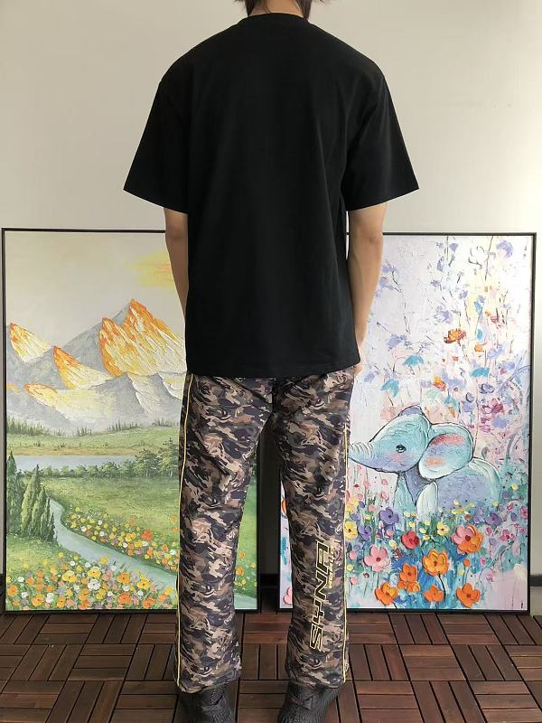 P La E T-shirt · 4